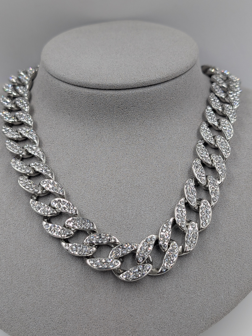 Cuban Link Silver Tone Crystal Pavé Curb Chain Statement Necklace 0805
